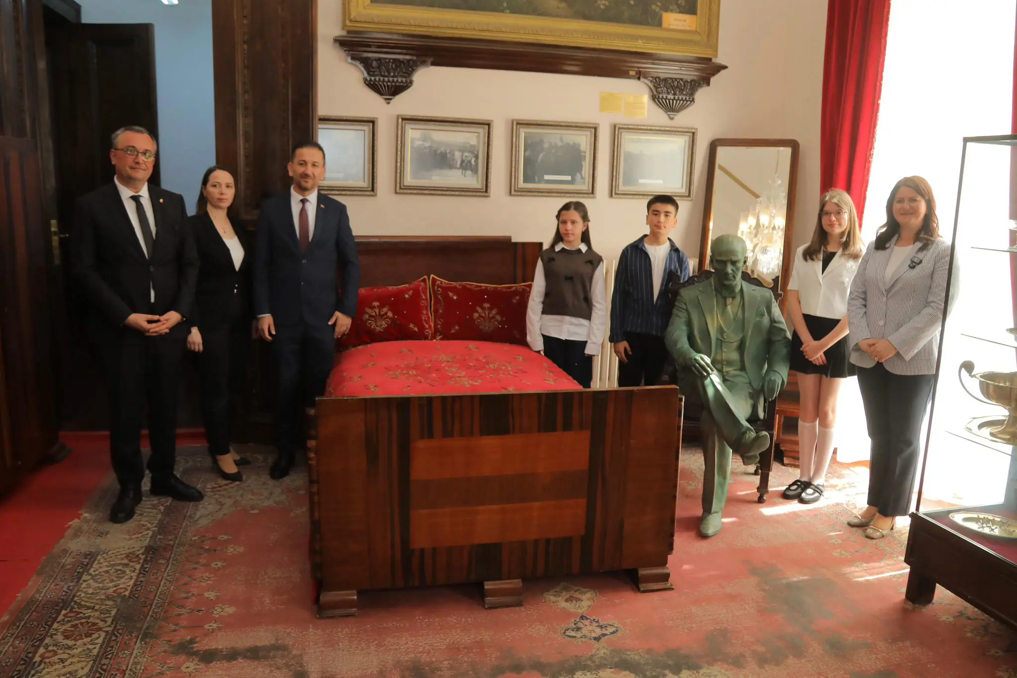 23 NİSAN’DA EDİRNE BELEDİYESİ’NDE ANLAMLI DEVİR TESLİM  galeri görseli